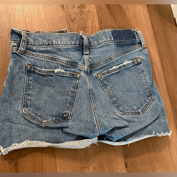 Abercrombie & Fitch The Mom 4” Short High-Rise - Picture 4 of 5